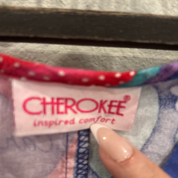 Cherokee Multicolor Patterned Scrub Top - Picture 3 of 3
